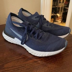 Navy Nike flyknit reacts